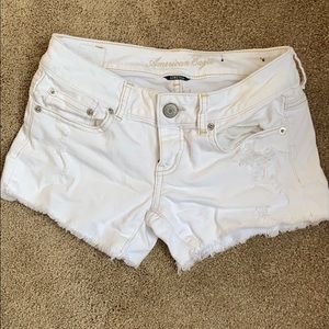 American eagle white shorts